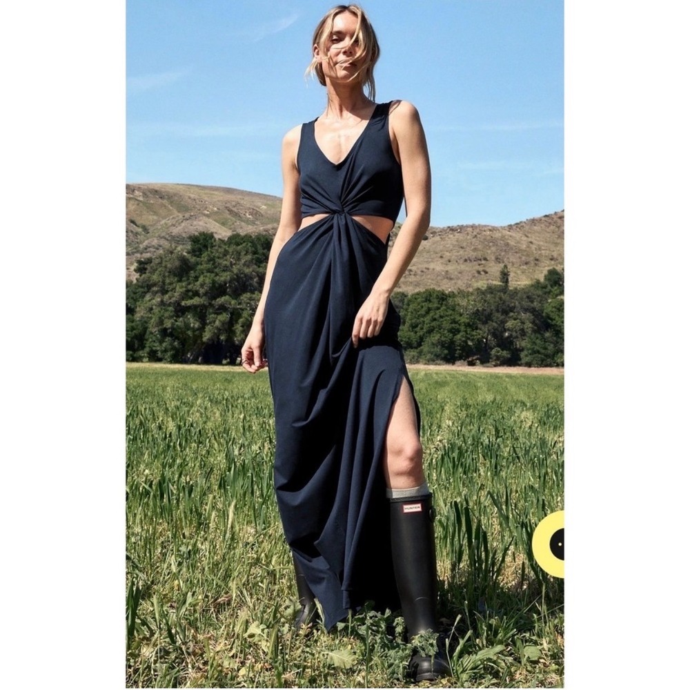 NWT Beyond Yoga Around the World Front Twist Maxi Dress Navy Old Money S